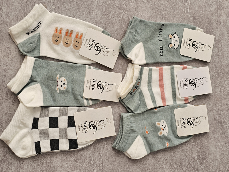 جوراب فانتزی زنانه،دخترانه طرح خرگوش سفید،سبز|جین ۳،۶،۱۲ تایی